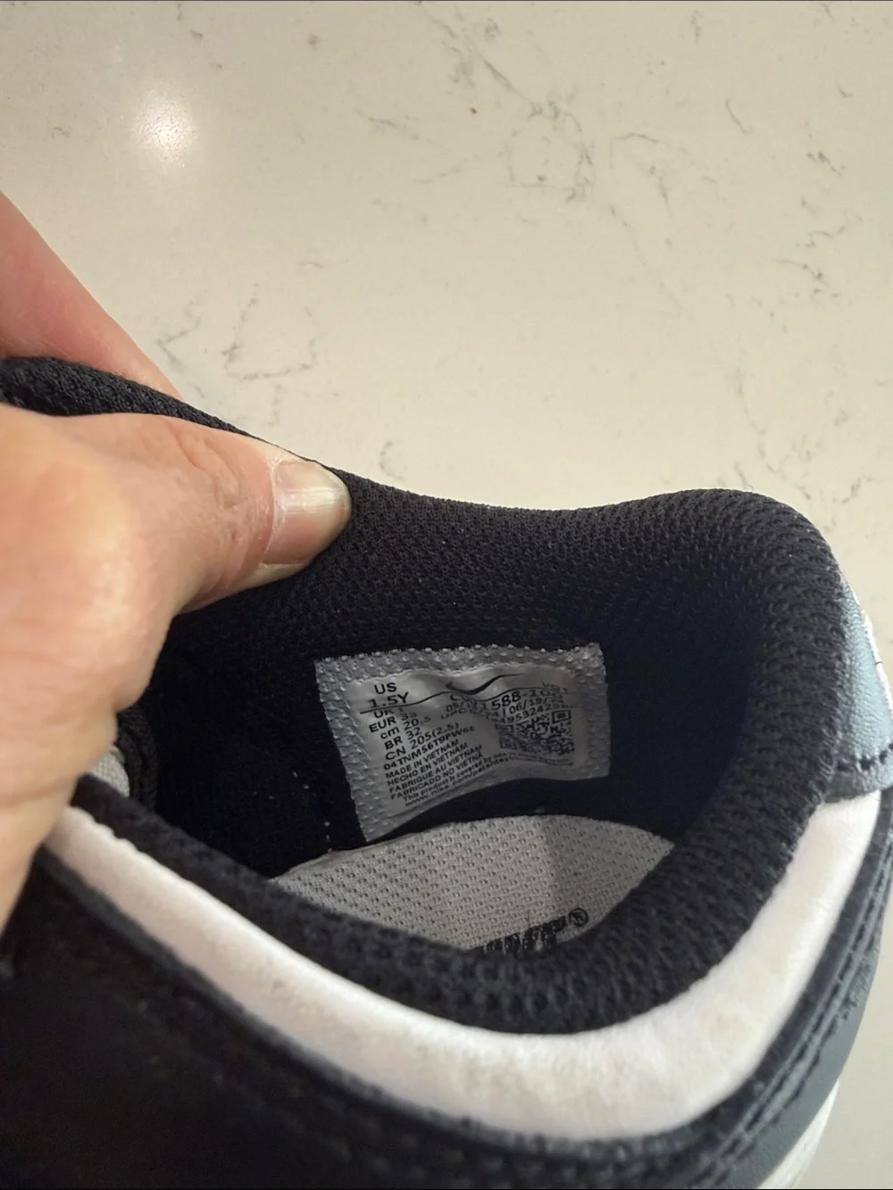 Nike Kids White and Black Low-Top Sneakers